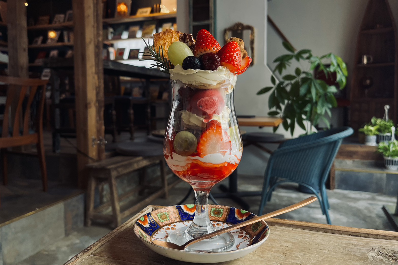 【PARC CAFE】「苺と葡萄のティラミス風パルフェ」のご紹介≪12/6(土)～3/1(日)提供≫